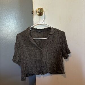 Cropped collared button down